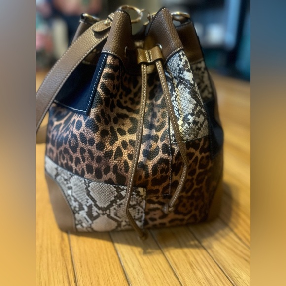 Patchwork Leather Bucket Bag - Picture 3 of 9